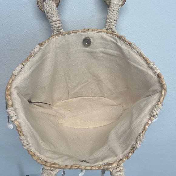 Made In India | Beaded/Seashell Hand-Tote Bag 🐚 - Picture 7 of 7